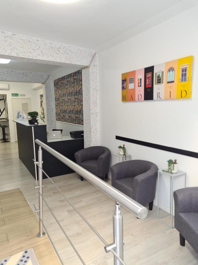 Hostel M-A Rooms Mate Madrid Exteriör bild